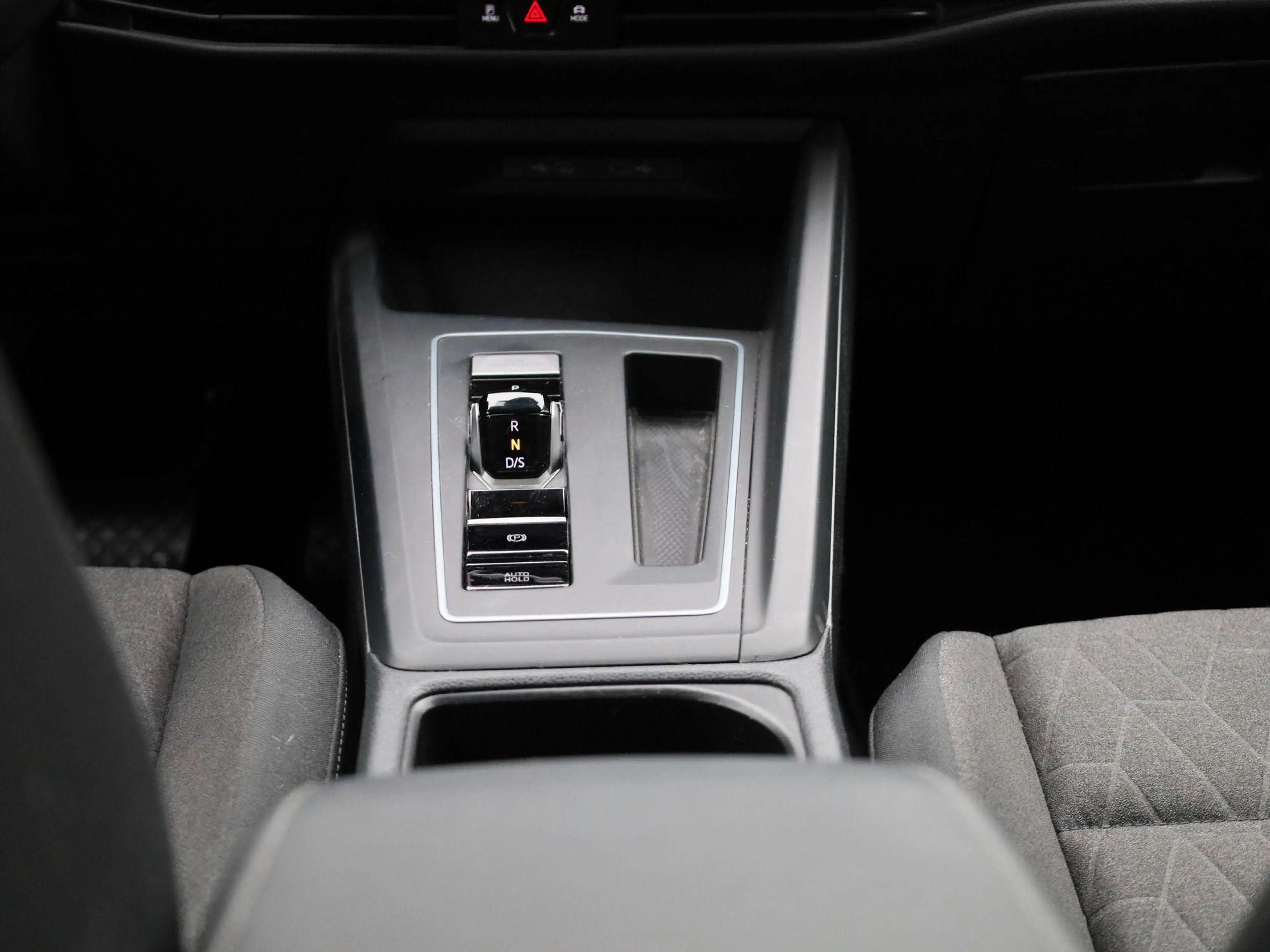 Volkswagen Golf 1.5 eHybrid Life Edition — photo 10