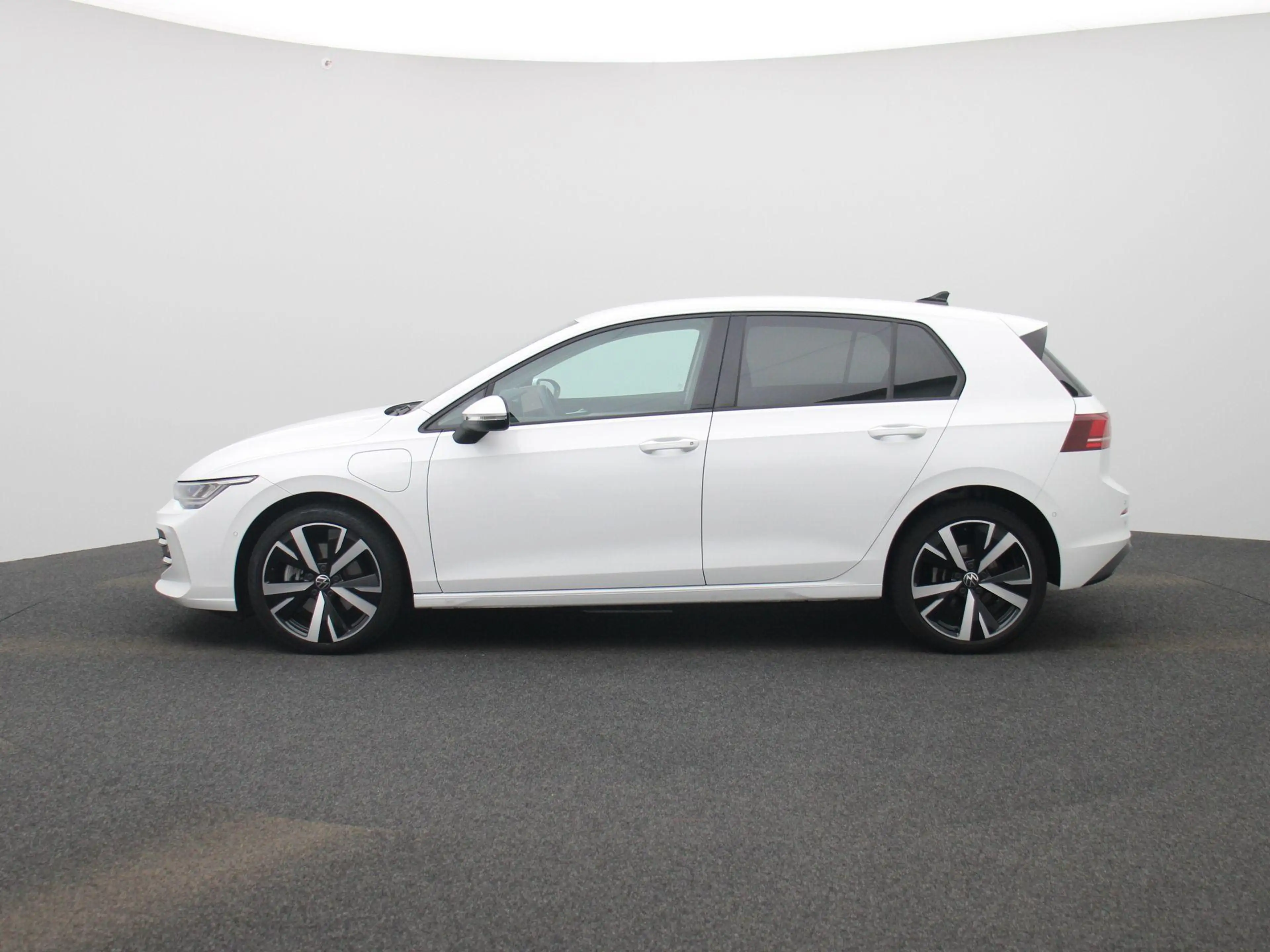 Volkswagen Golf 1.5 eHybrid Life Edition — photo 4