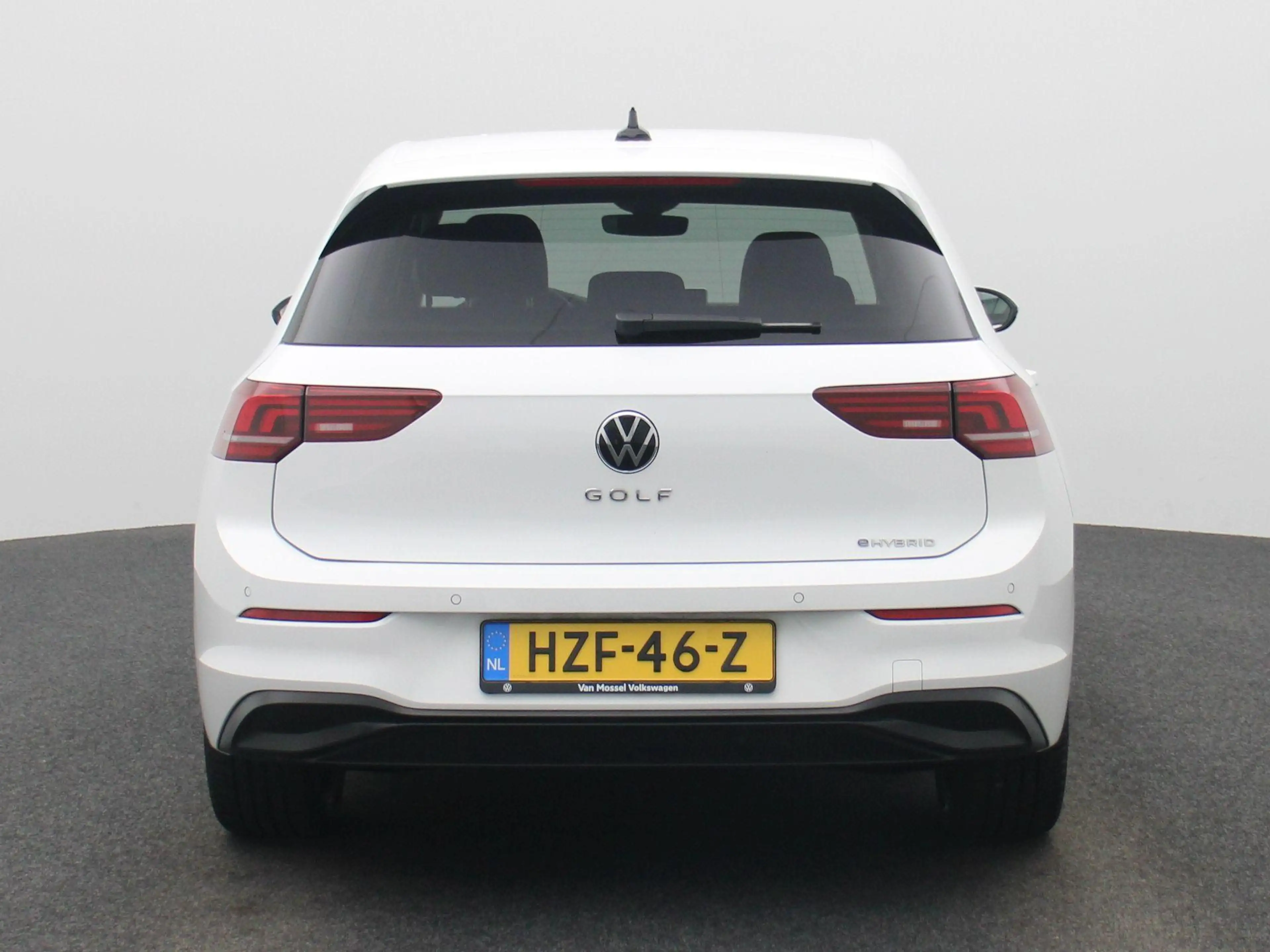 Volkswagen Golf 1.5 eHybrid Life Edition — photo 5