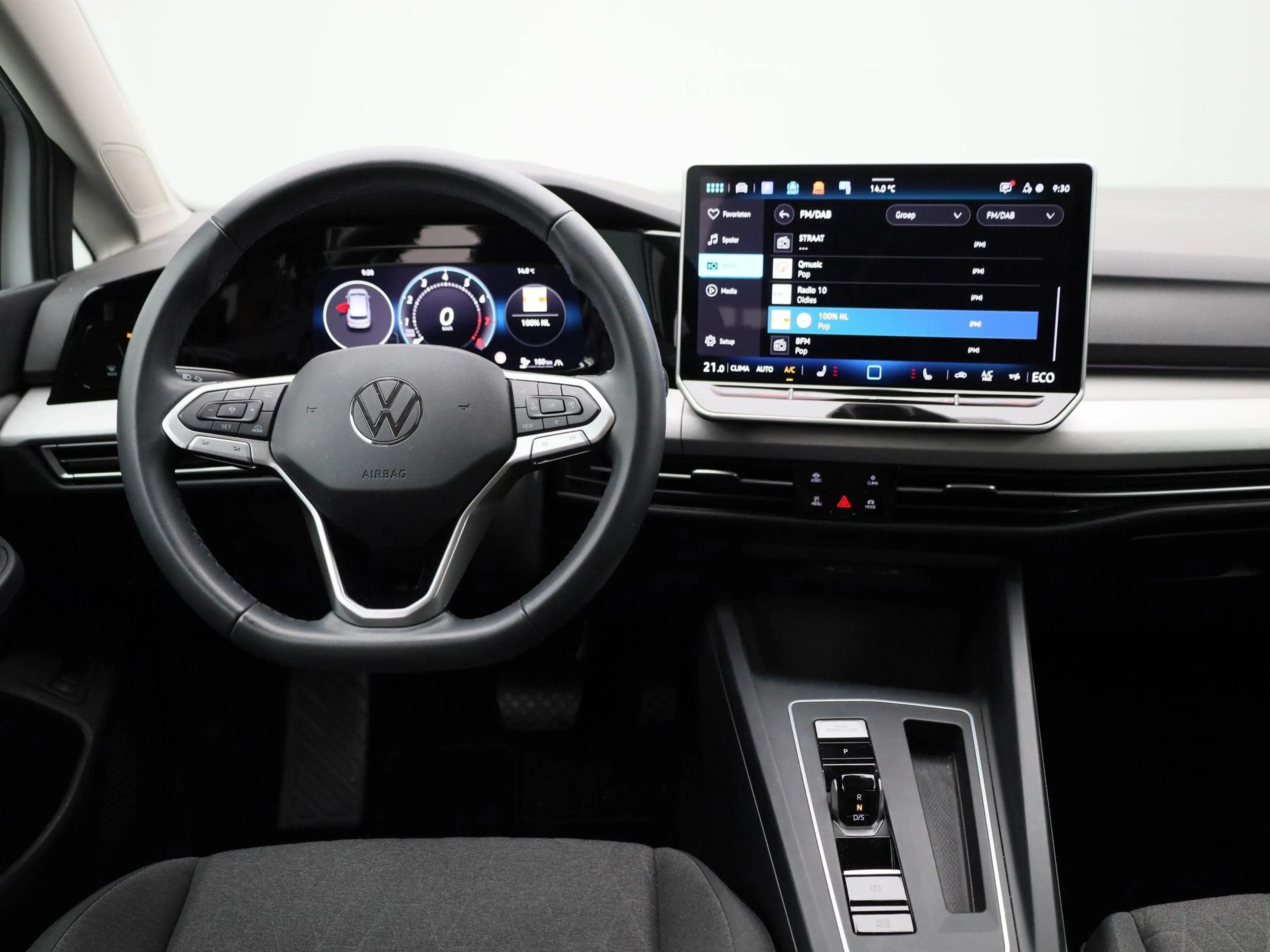 Volkswagen Golf 1.5 eHybrid Life Edition — photo 7