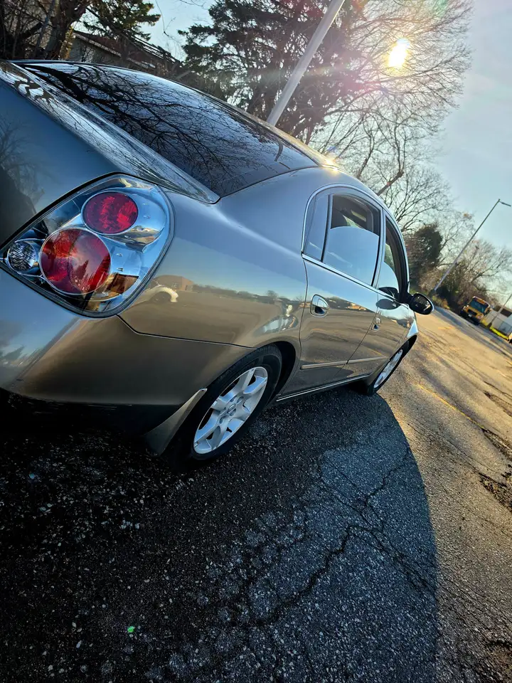 Nissan Altima снимка Nissan Altima