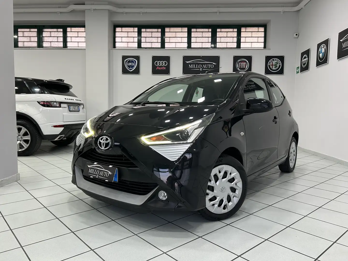 Toyota Aygo 5p Connect 1.0cc 70cv UNICO PROPRIETARIO - 1