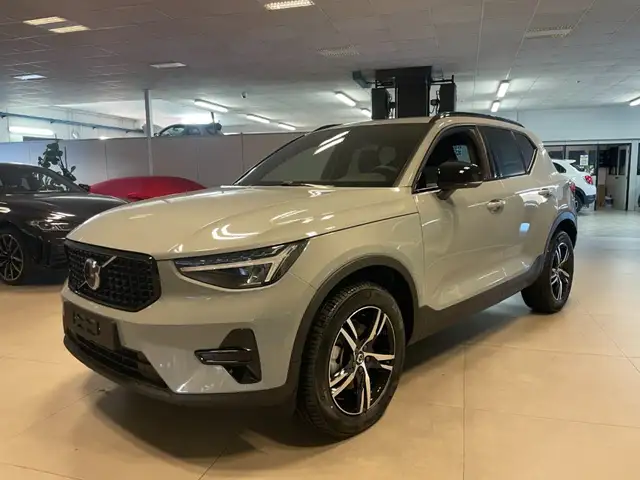 Volvo XC40 B3 automatico Plus Dark KM0 PREZZO REALE