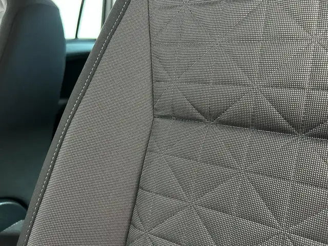 Volkswagen Tiguan view 8