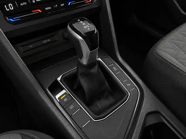 Volkswagen Tiguan view 12