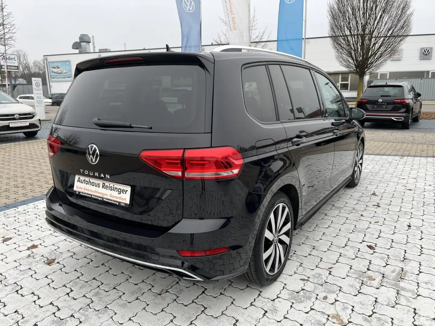 Volkswagen Touran 1.5 TSI R-Line DSG (NAVI,AHK,RearView,Panorama) Schwarz - 2