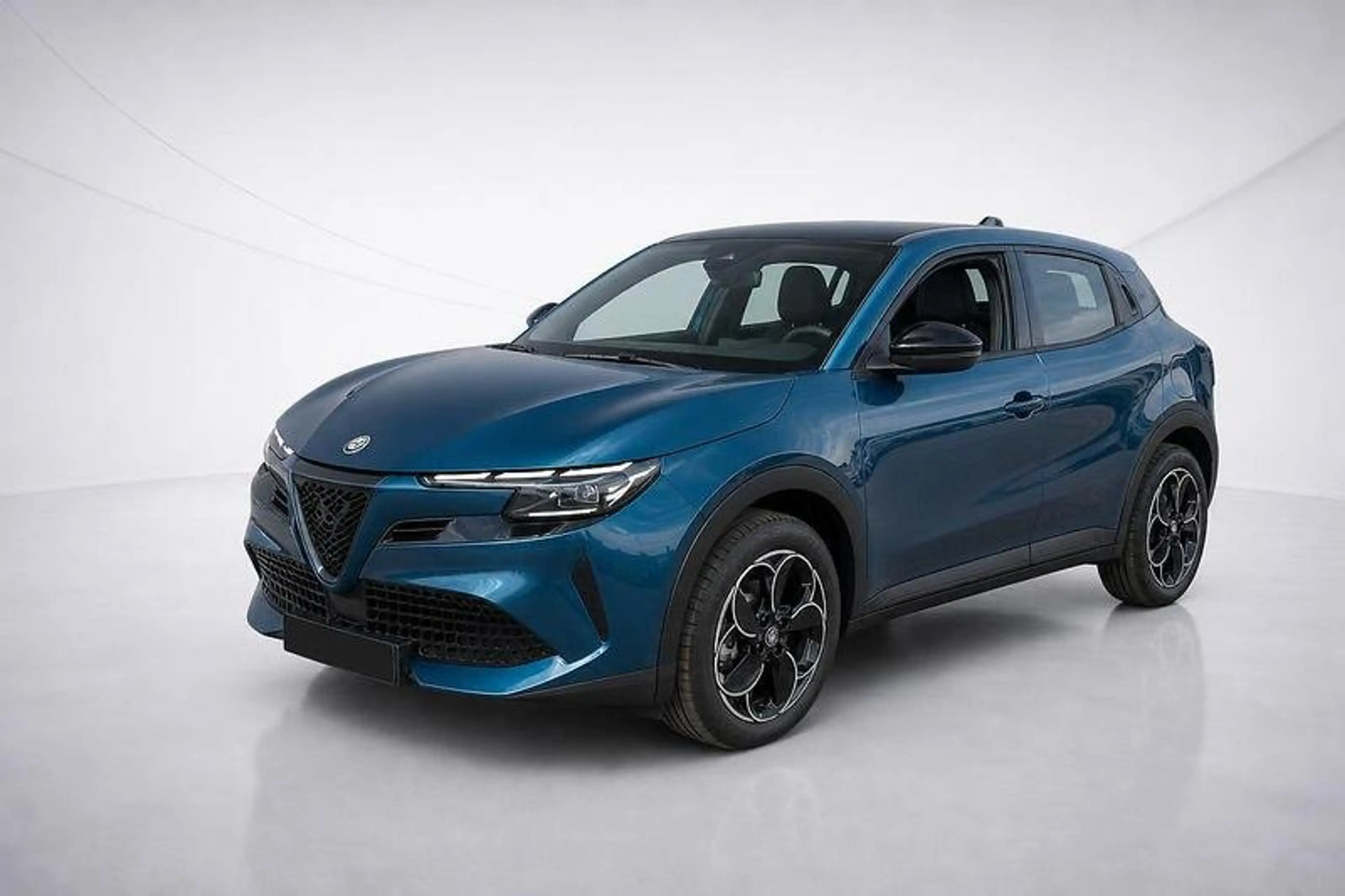 Alfa Romeo Junior Elettrica 54 kWh ACC/LED/PDC/Carplay — photo 2