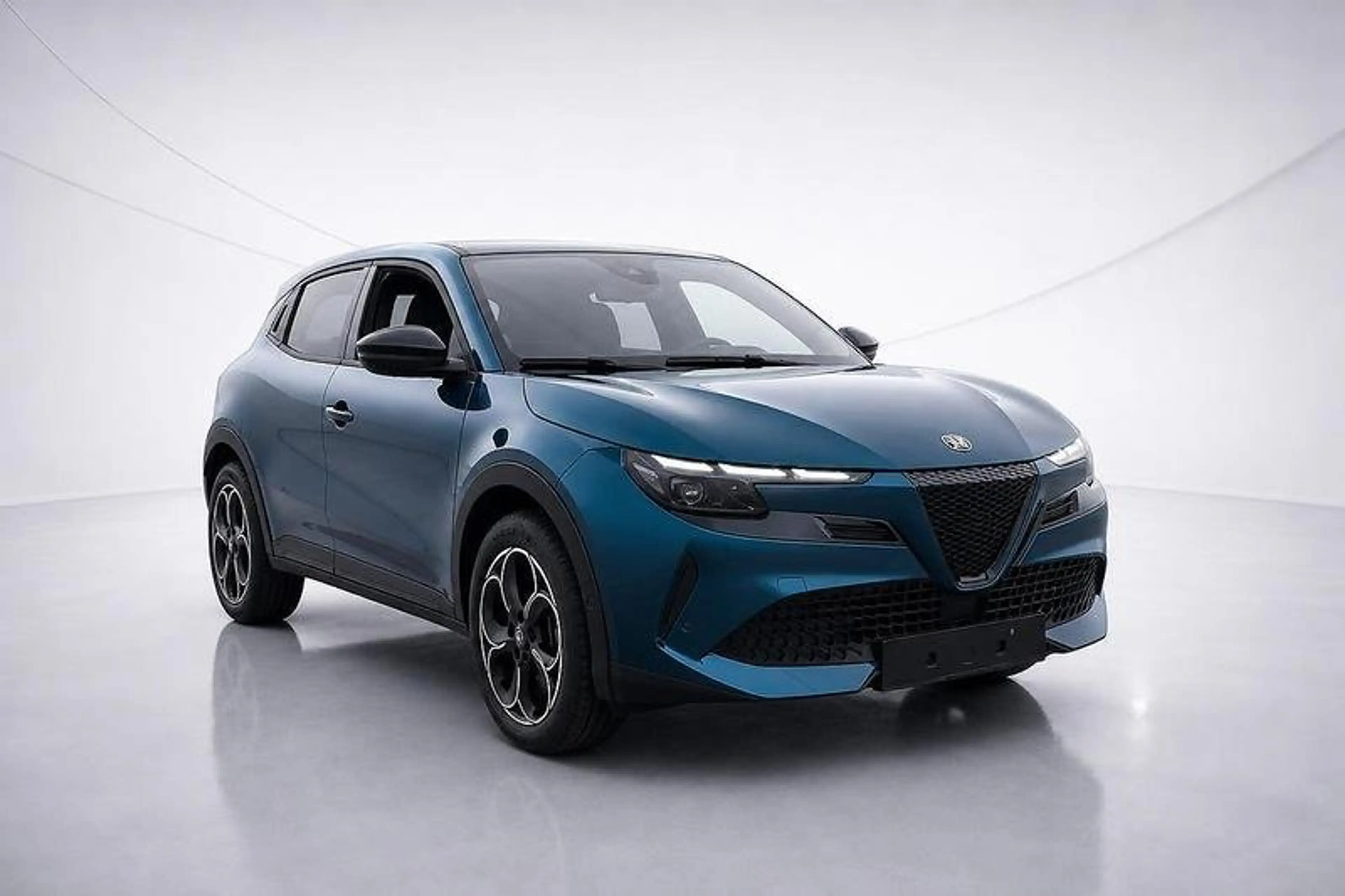 Alfa Romeo Junior Elettrica 54 kWh ACC/LED/PDC/Carplay — photo 3