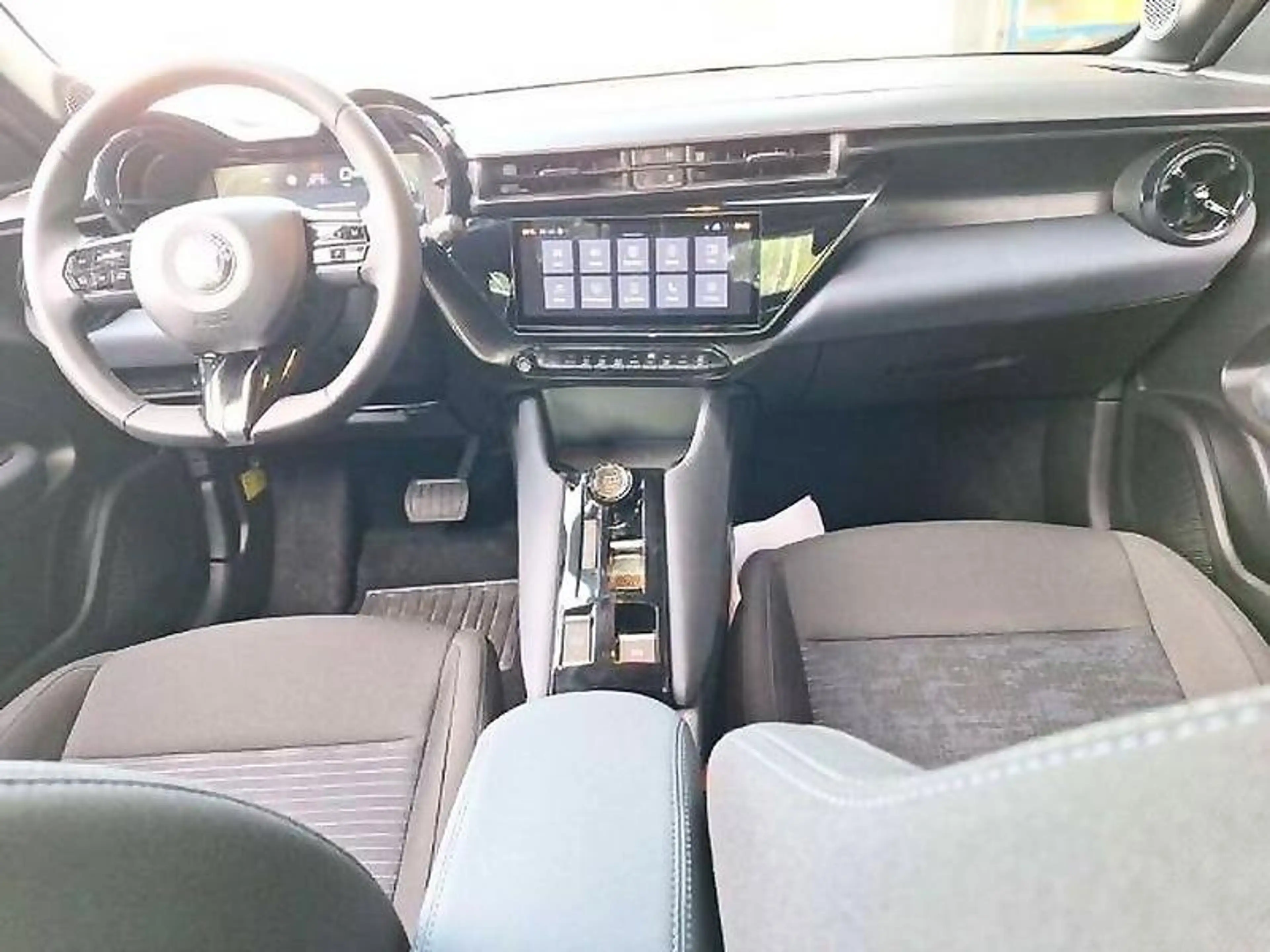 Alfa Romeo Junior Elettrica 54 kWh ACC/LED/PDC/Carplay — photo 6