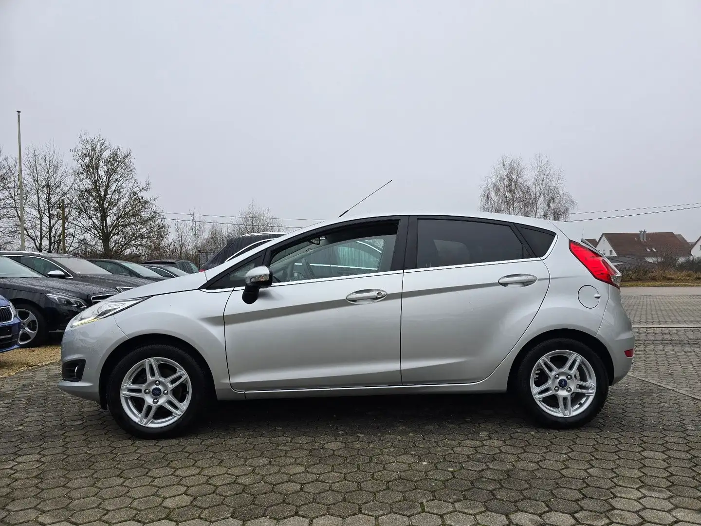 Ford Fiesta Titanium / TÜV NEU - 2
