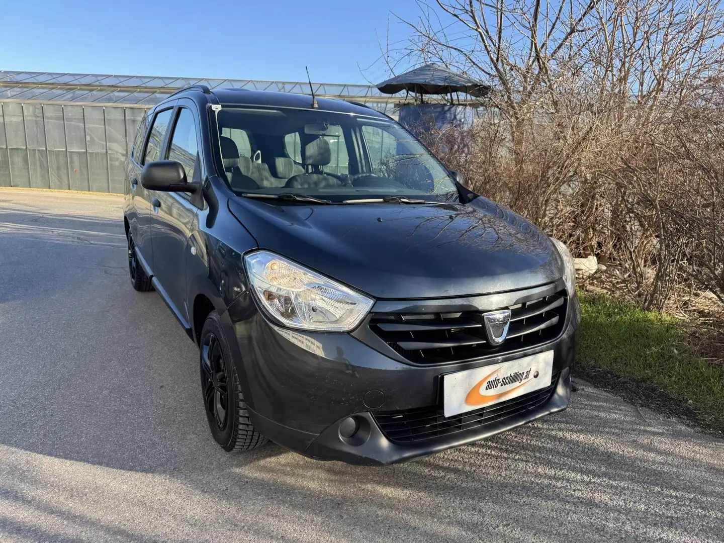 Dacia Lodgy Ambiance TCe 115 4-Zylinder Klima SR+WR *wenig KM* Grau - 1