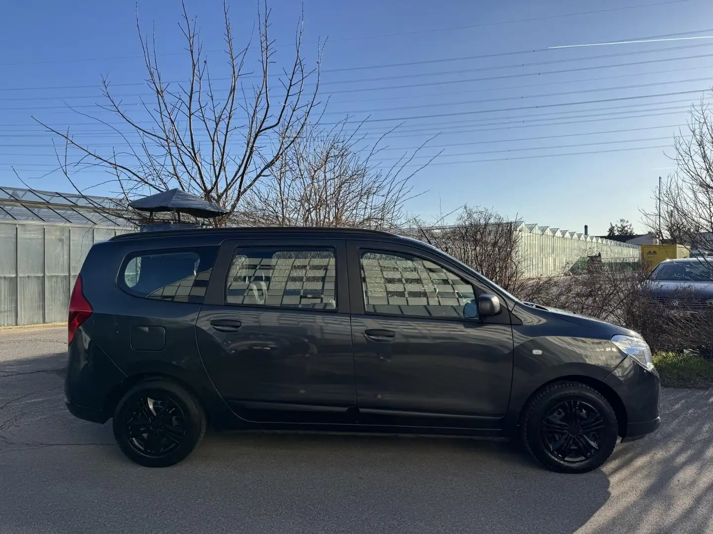 Dacia Lodgy Ambiance TCe 115 4-Zylinder Klima SR+WR *wenig KM* Grau - 2