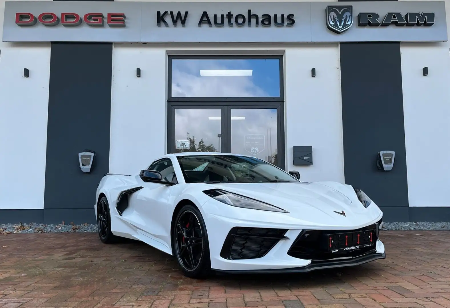 Corvette C8 Stingray Convertible 3LT Blanco - 2