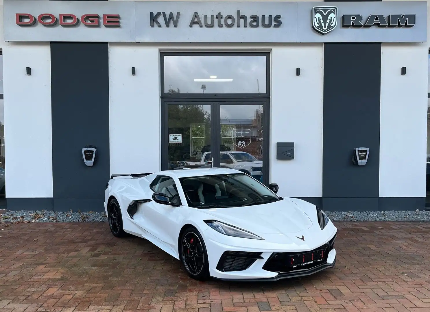 Corvette C8 Stingray Convertible 3LT Blanco - 1