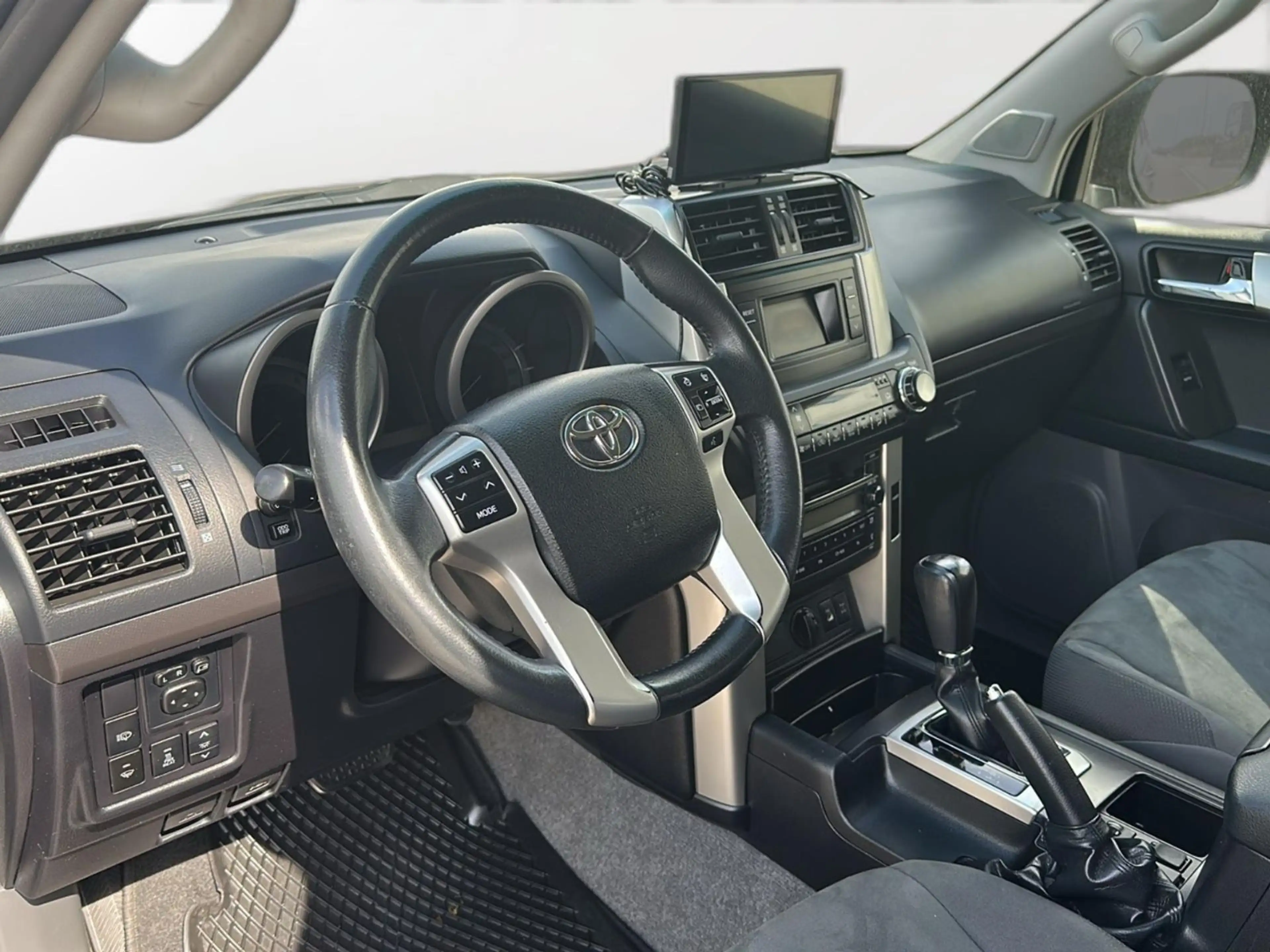 Toyota Land Cruiser Life*KAMERA*AUTOMATIK*AHK* — photo 9