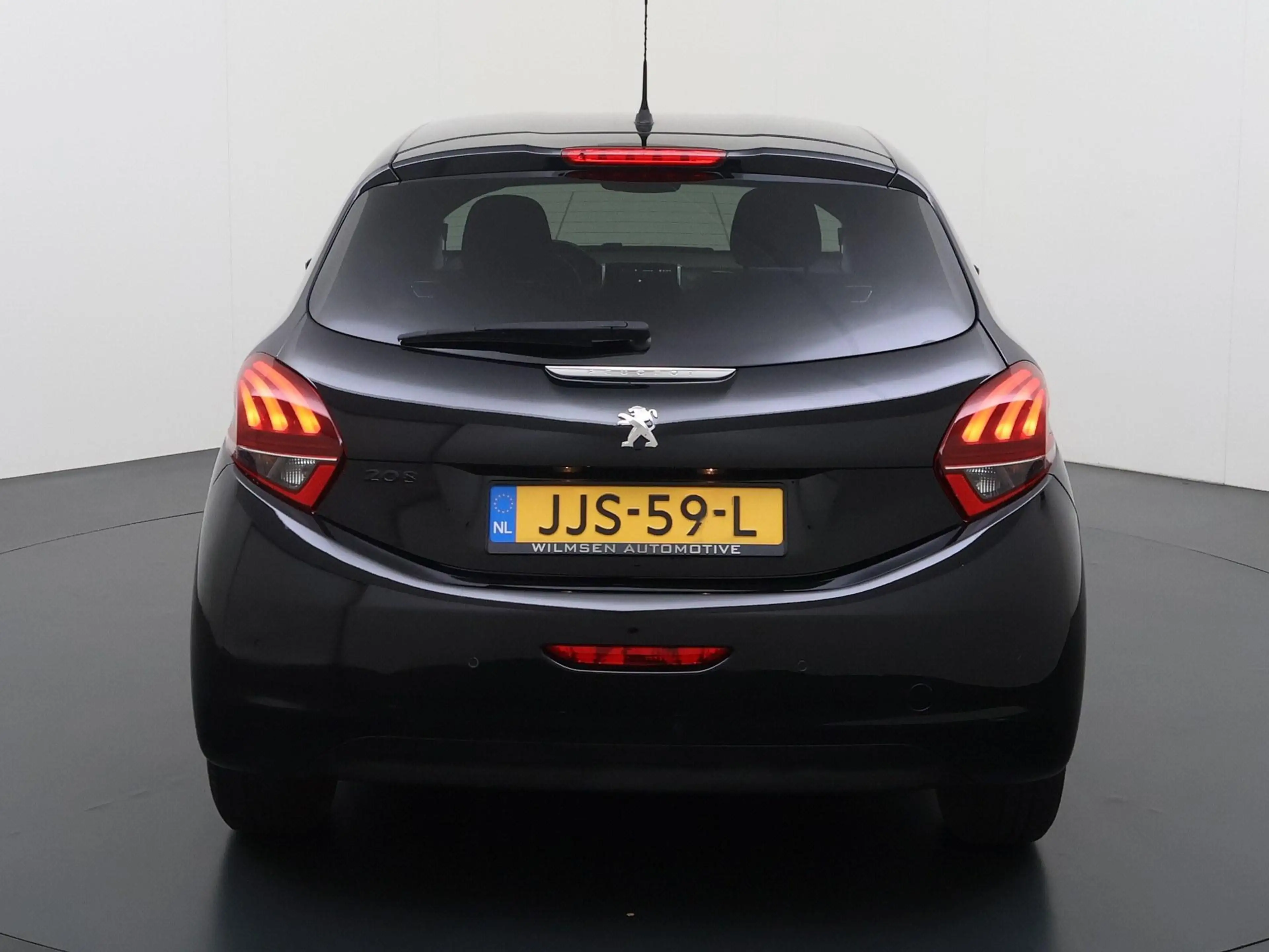 Peugeot 208 1.2 PureTech Allure — photo 3