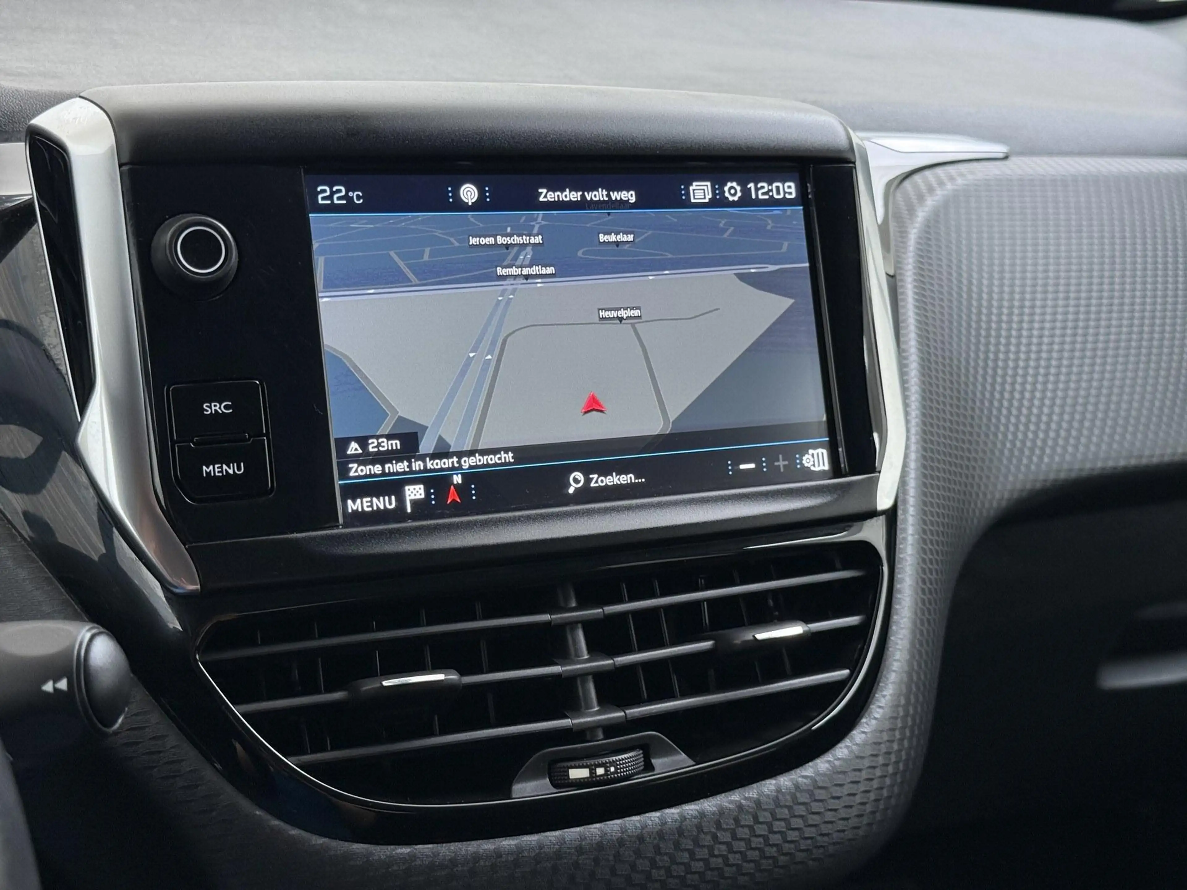 Peugeot 208 1.2 PureTech Allure — photo 16