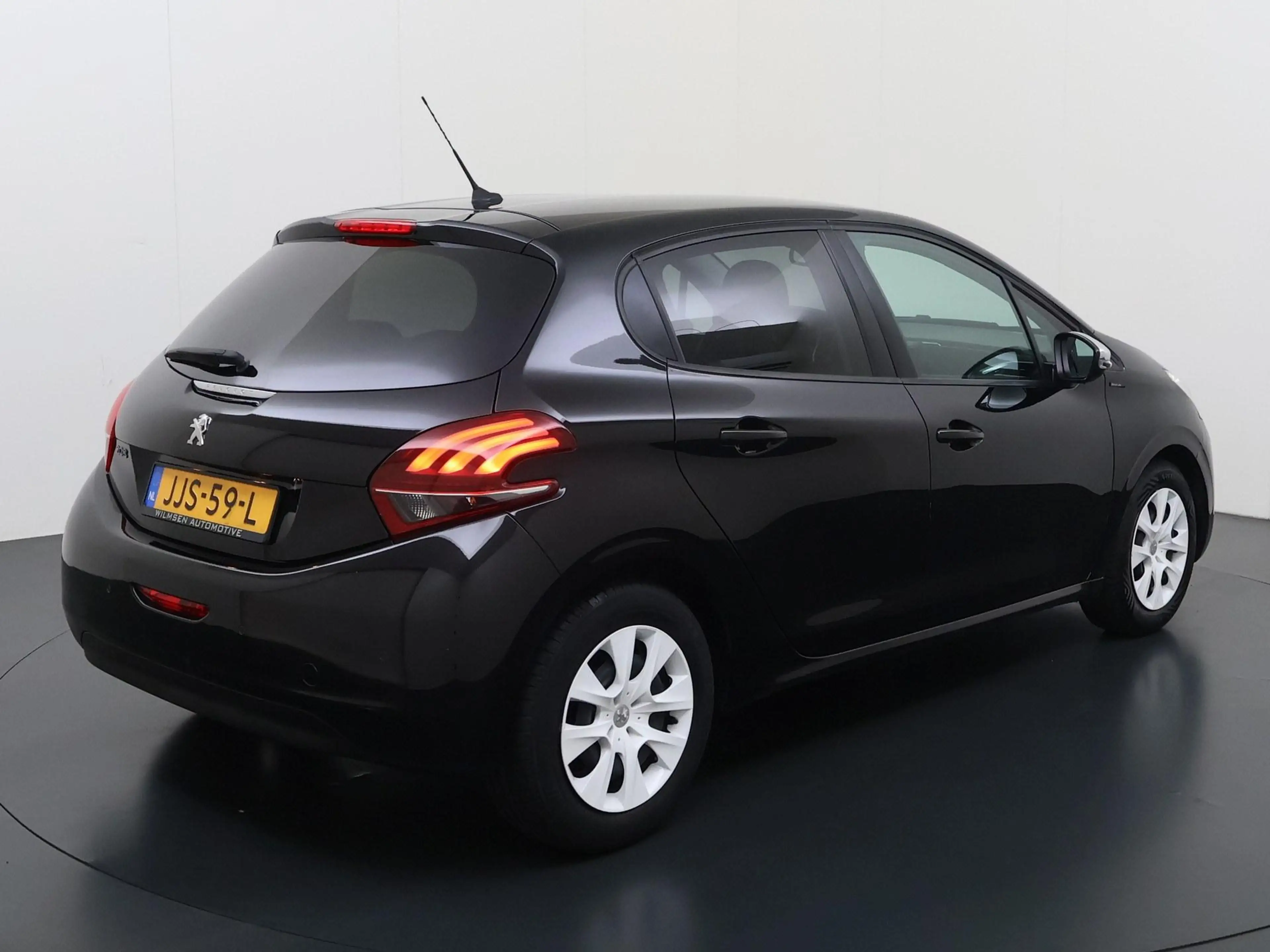 Peugeot 208 1.2 PureTech Allure — photo 4