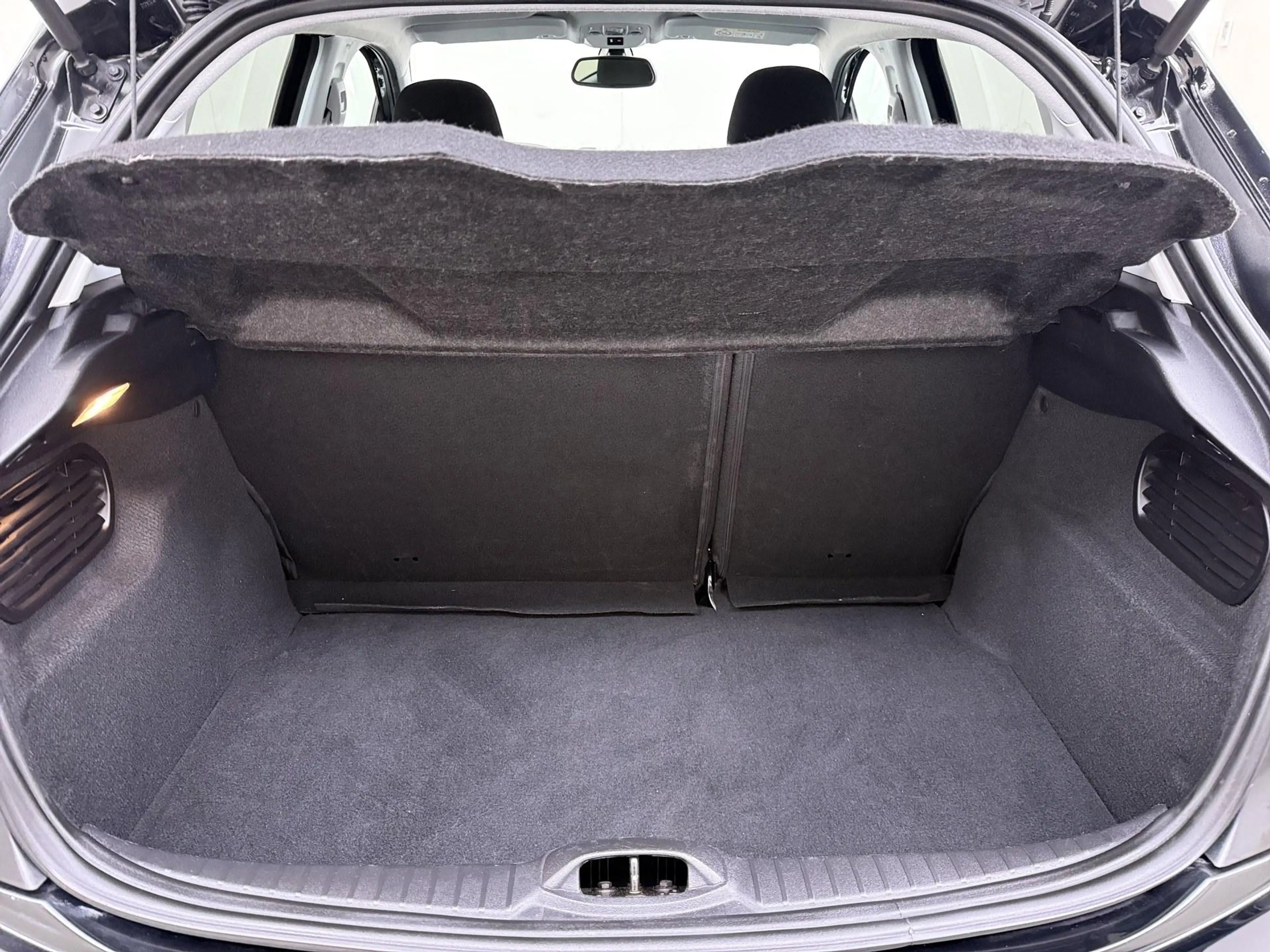 Peugeot 208 1.2 PureTech Allure — photo 23