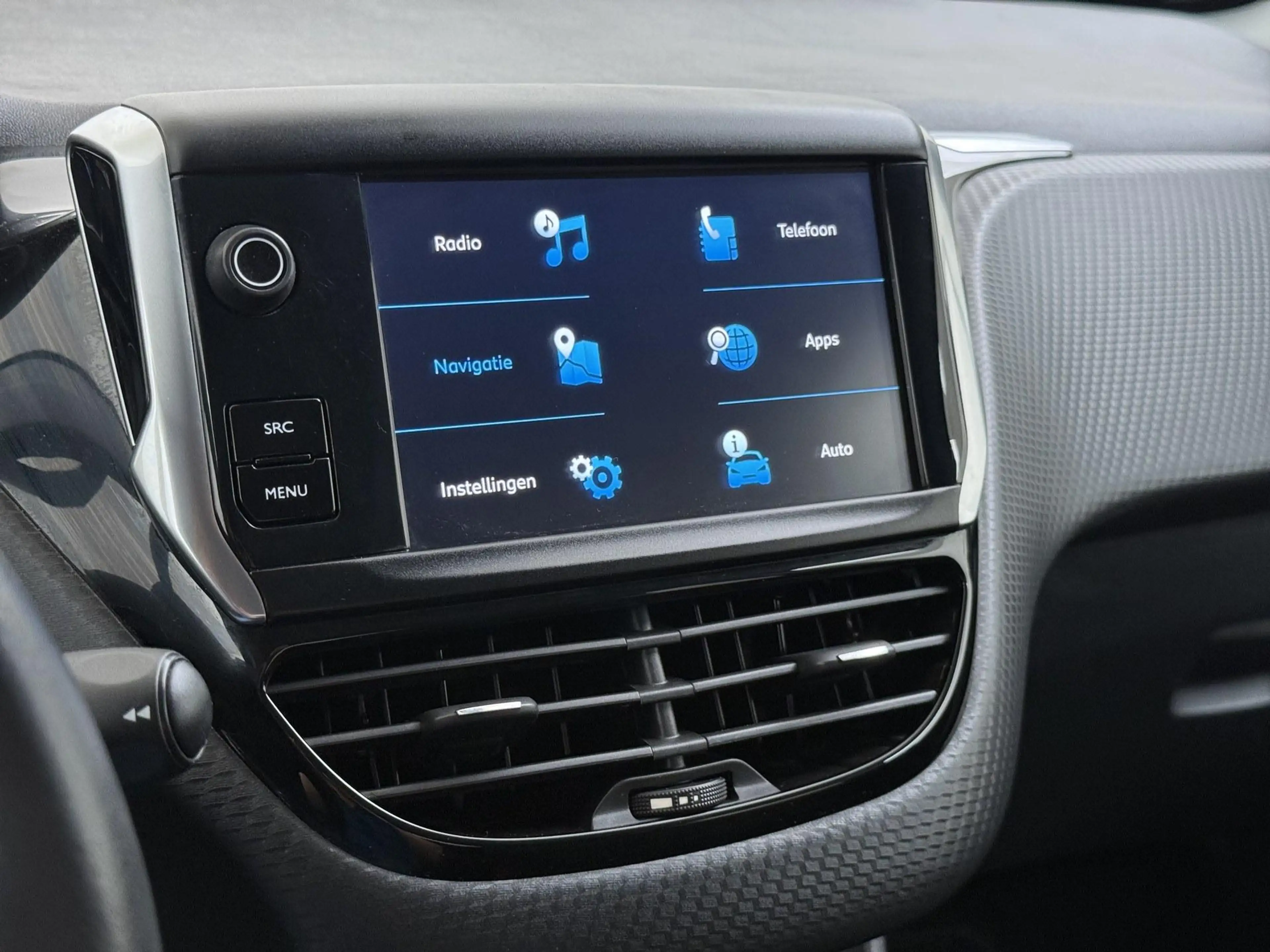 Peugeot 208 1.2 PureTech Allure — photo 15