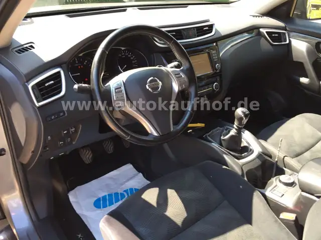 Nissan X-Trail view 13