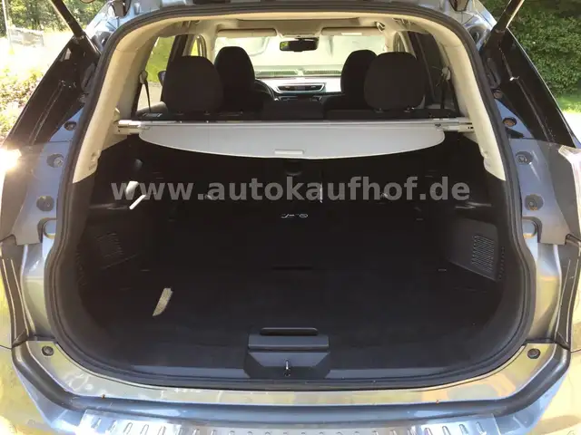 Nissan X-Trail view 12