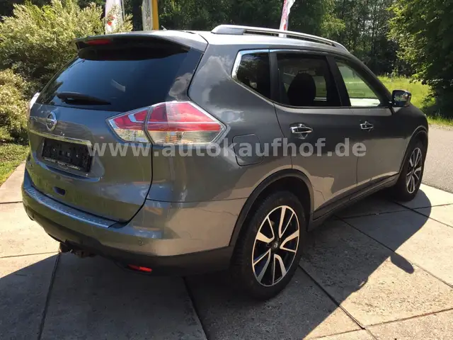 Nissan X-Trail view 6