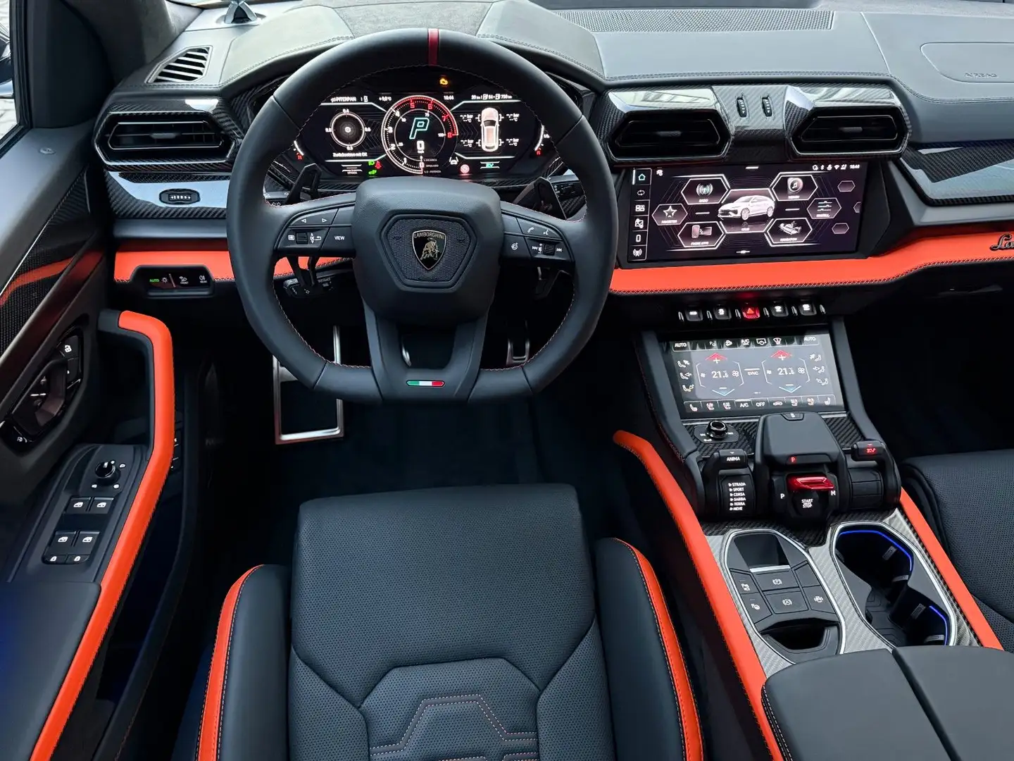 Lamborghini Urus SE 4.0 PHEV Hybrid / 6 months / free config - 2