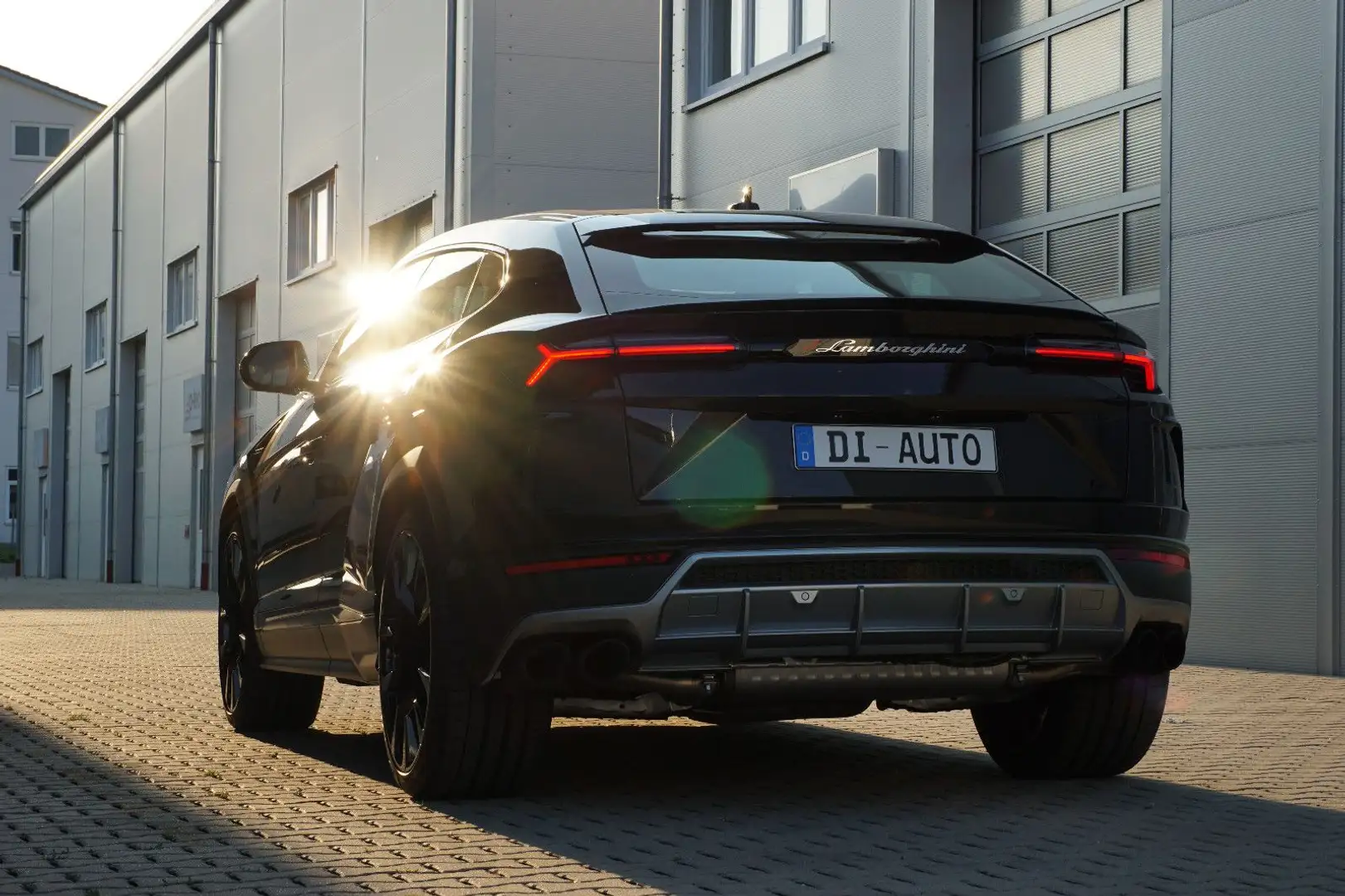 Lamborghini Urus SE 4.0 PHEV Hybrid / 9 months / free config - 2