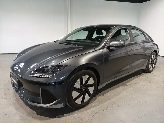 Hyundai Ioniq 6 view 3