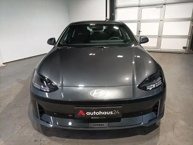 Hyundai Ioniq 6 view 2