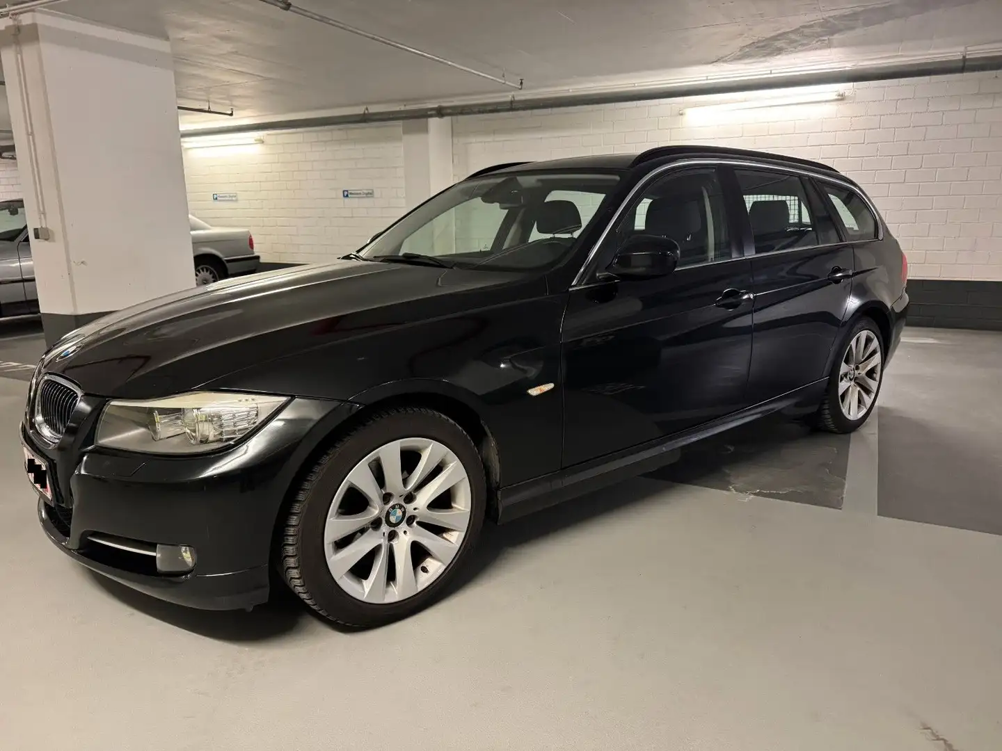 BMW 320 3 Touring 320d Schwarz - 1