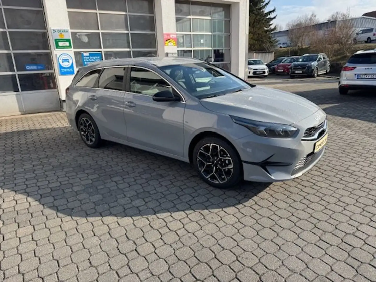Kia Ceed / cee'd Ceed SW 1,5 T- GDI Edice 30 EU-Fahrzeug Gris - 2