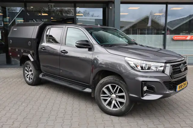 Toyota Hilux 2.4 D-4D DUBBEL CABINE BE TREKKER LIMITED A/T VAN