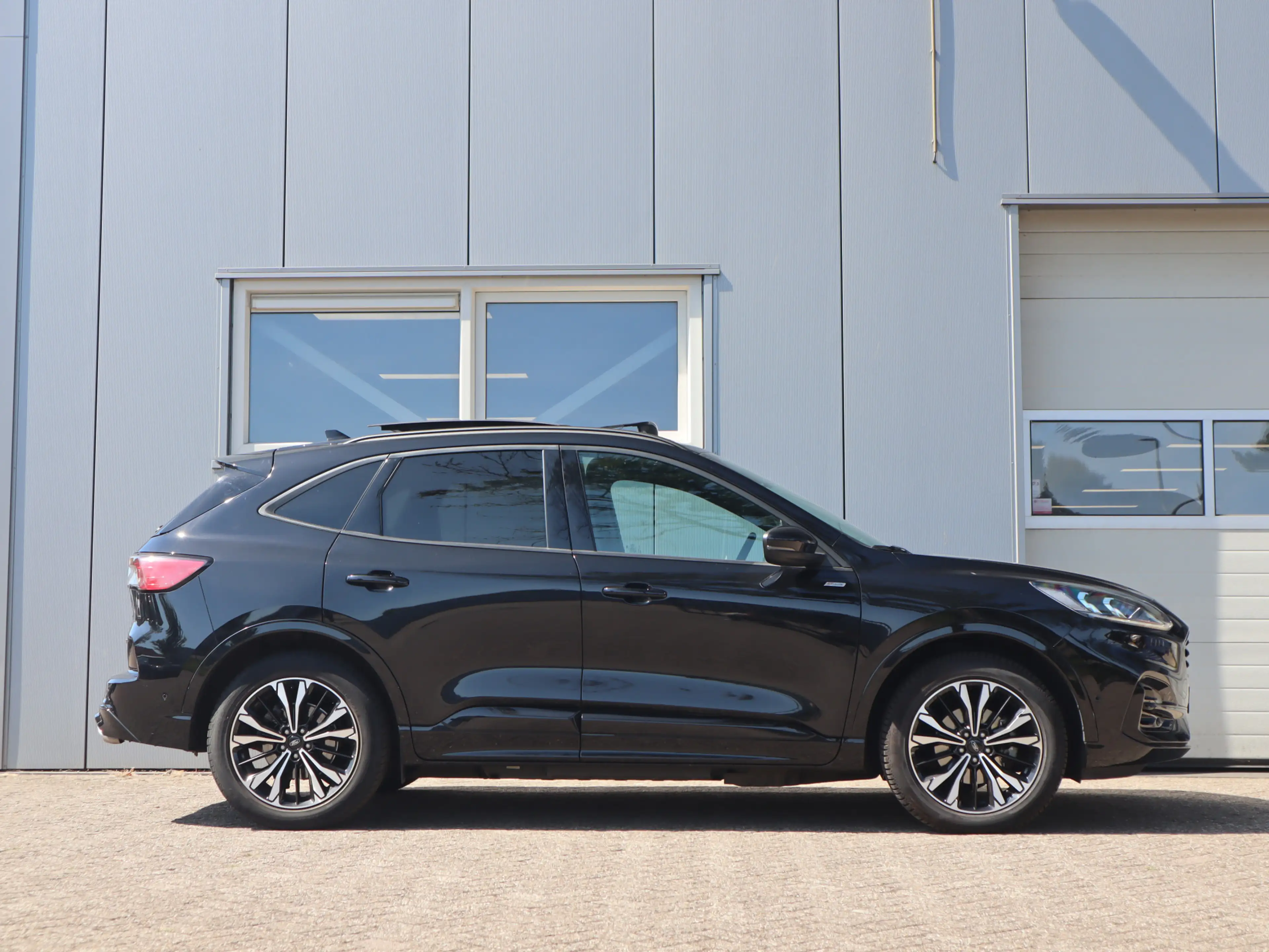 Ford Kuga 2.5 PHEV ST-Line X / Pano / Winter pack / HUD — photo 4
