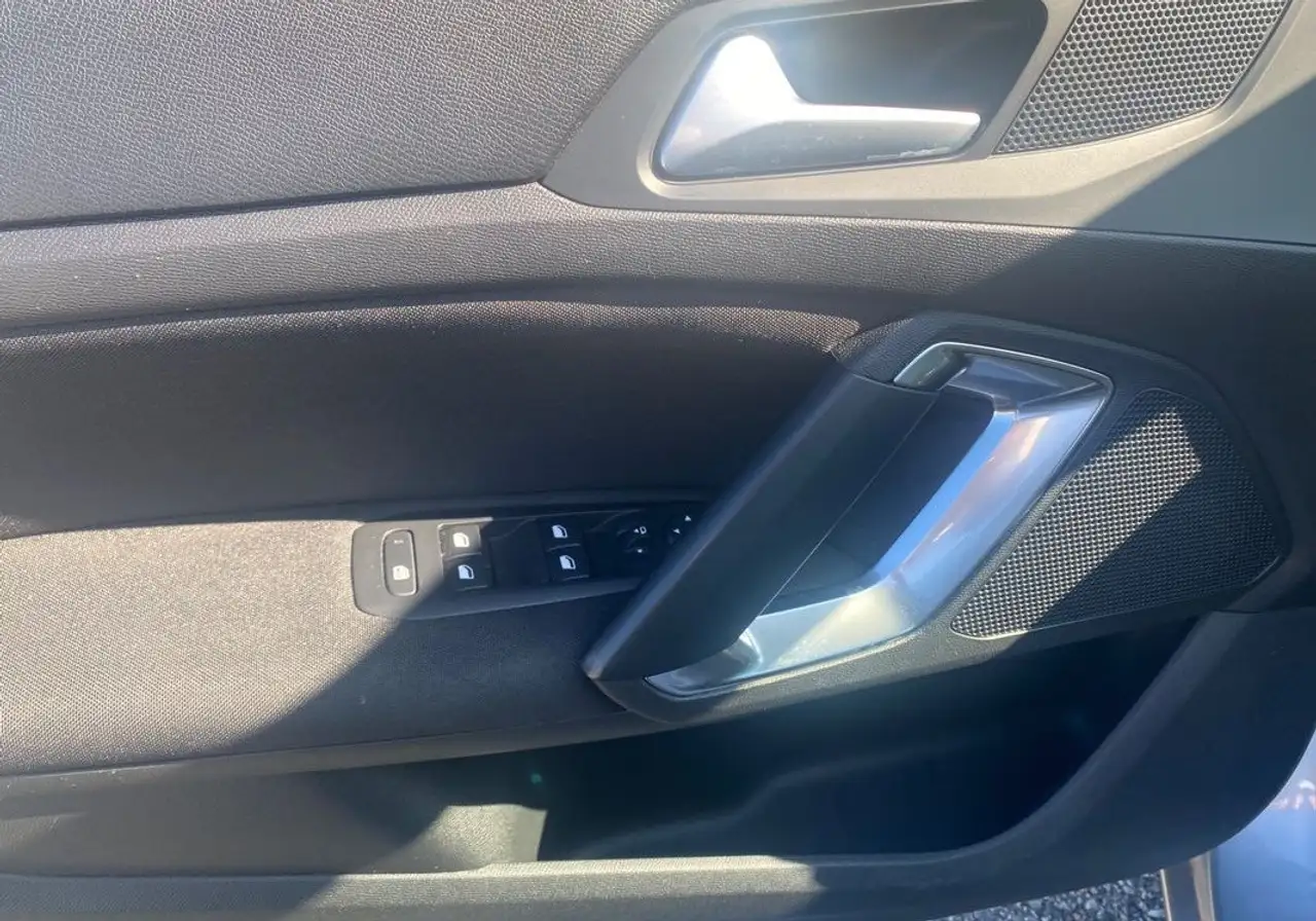 Peugeot 308 308 SW — photo 28