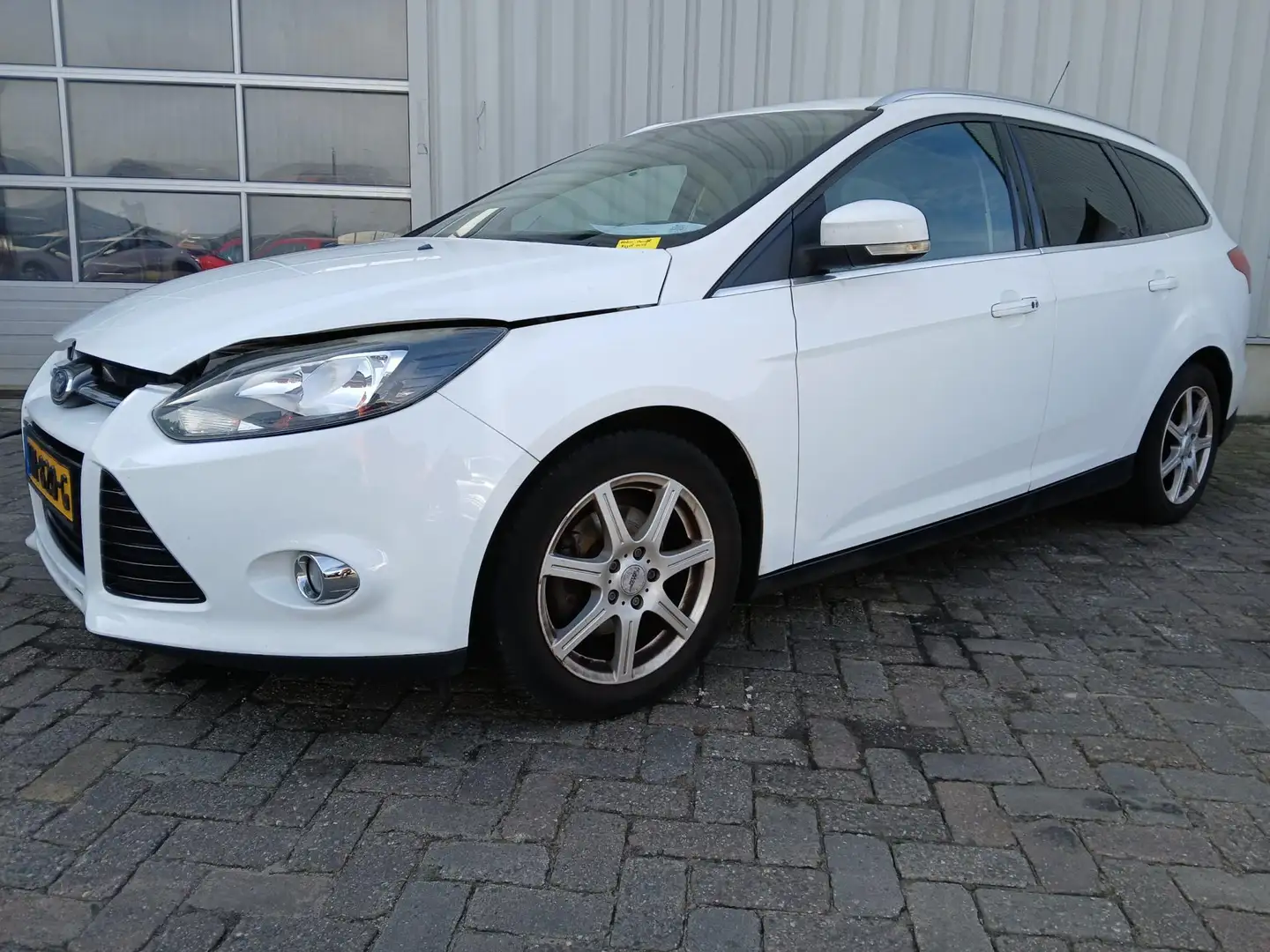 Ford Focus Wagon 1.0 EcoBoost Lease Titanium - Clima - Cruise Wit - 2