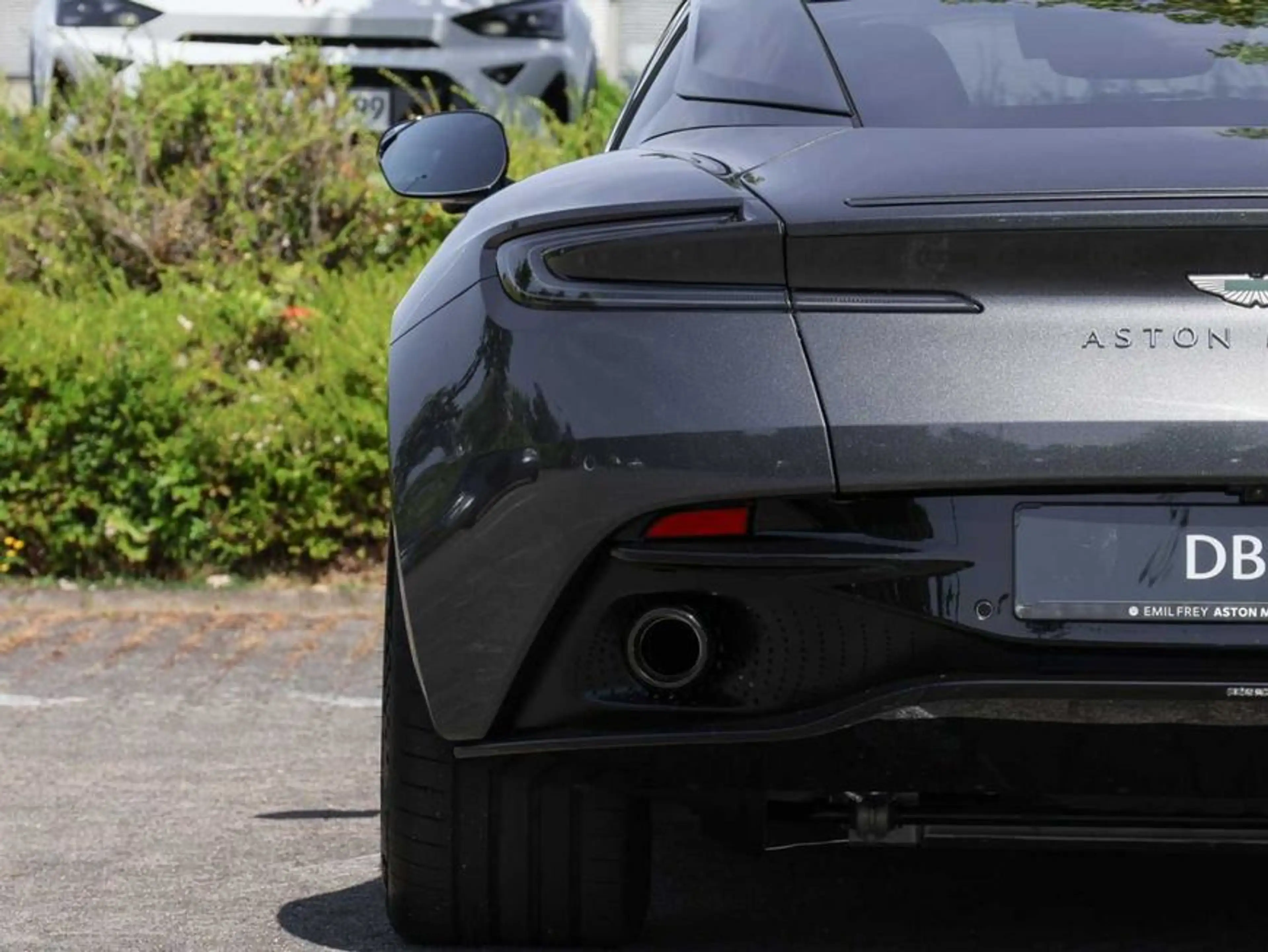 Aston Martin DB12 Coupe — photo 6