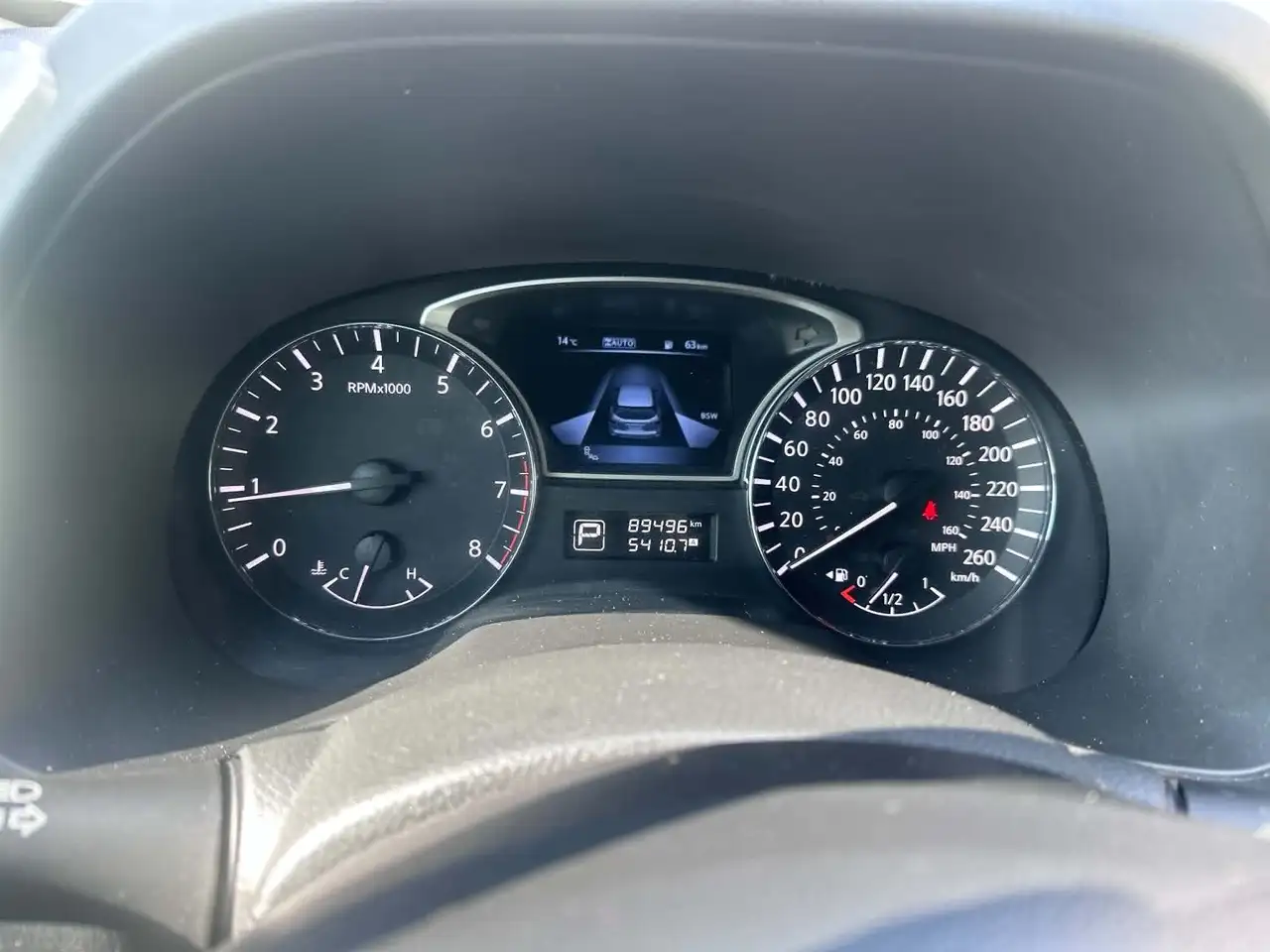 Nissan Pathfinder снимка Nissan Pathfinder