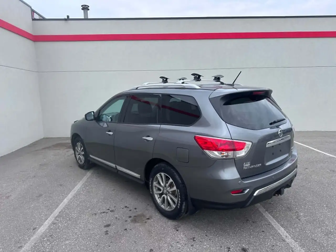 Nissan Pathfinder снимка Nissan Pathfinder