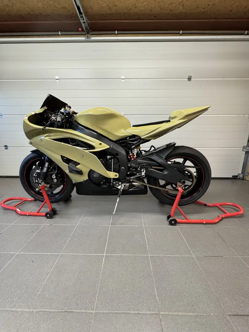 Yamaha YZF-R6 - 2
