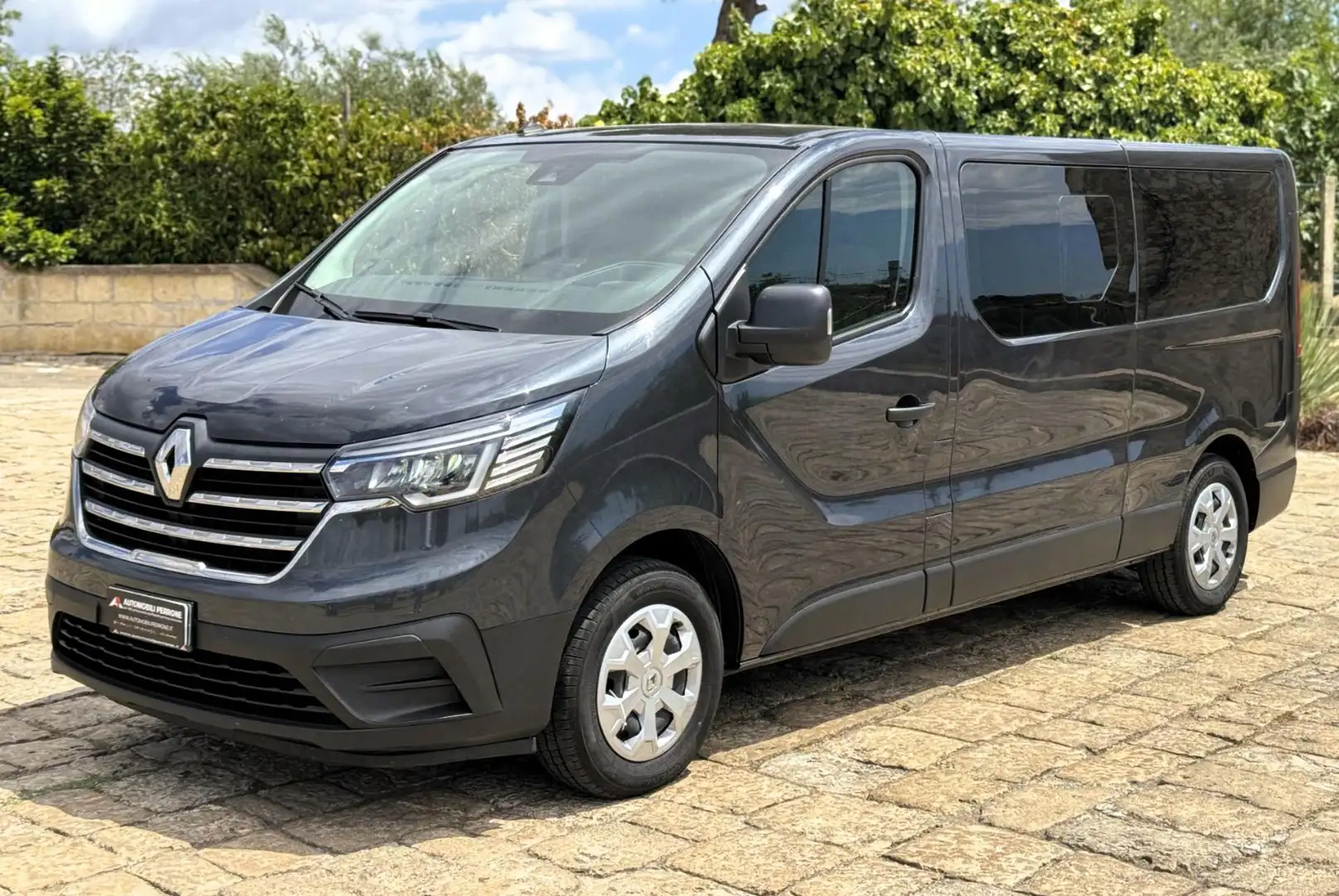 Renault Trafic BluedCi 110CV 9 posti PL-TN Intens Zwart - 2