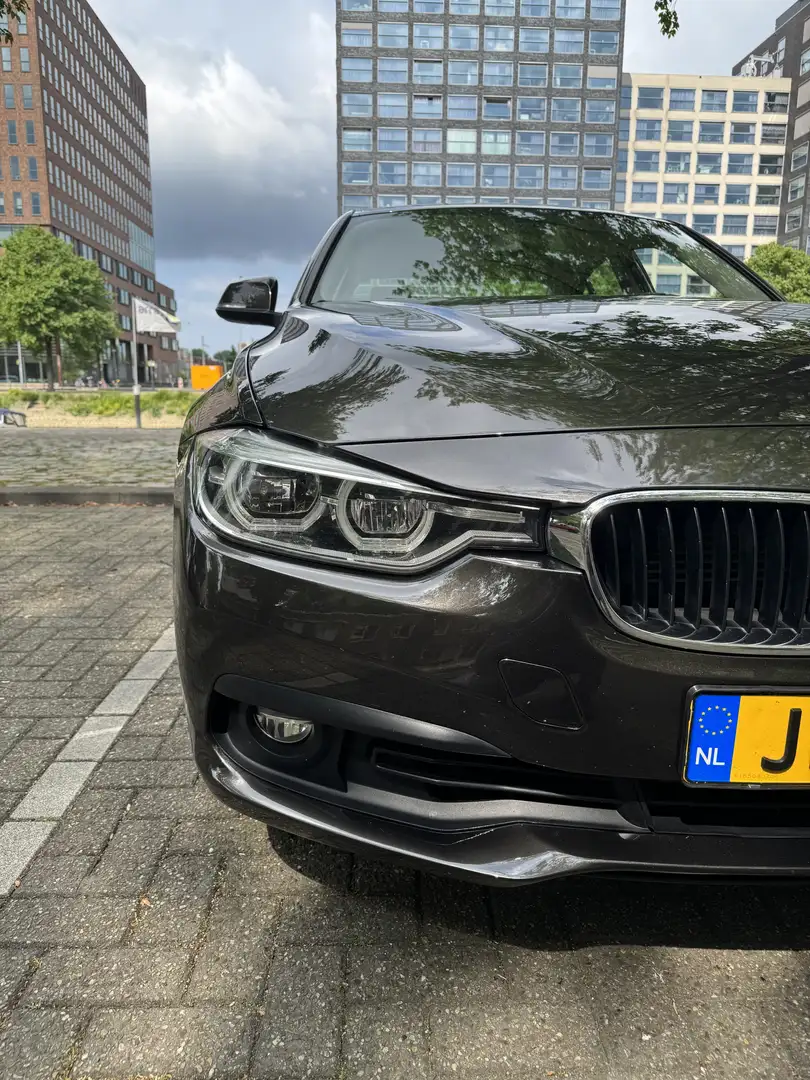 BMW 330 bmw 330e iPerformance Bruin - 2