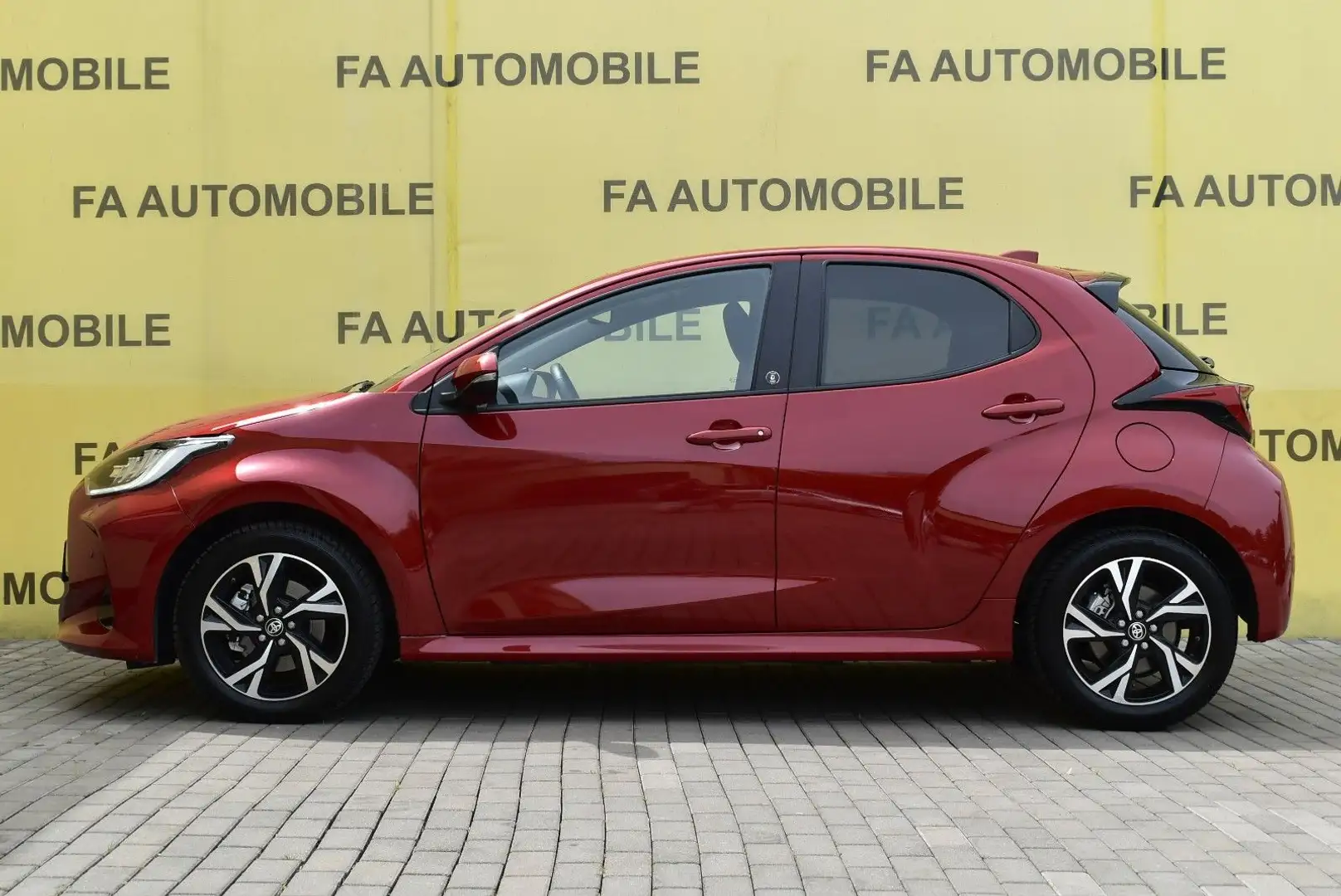 Toyota Yaris Hybrid Team /KLIMA/DIGITAL TACHO/PDC/ACC/ crvena - 2