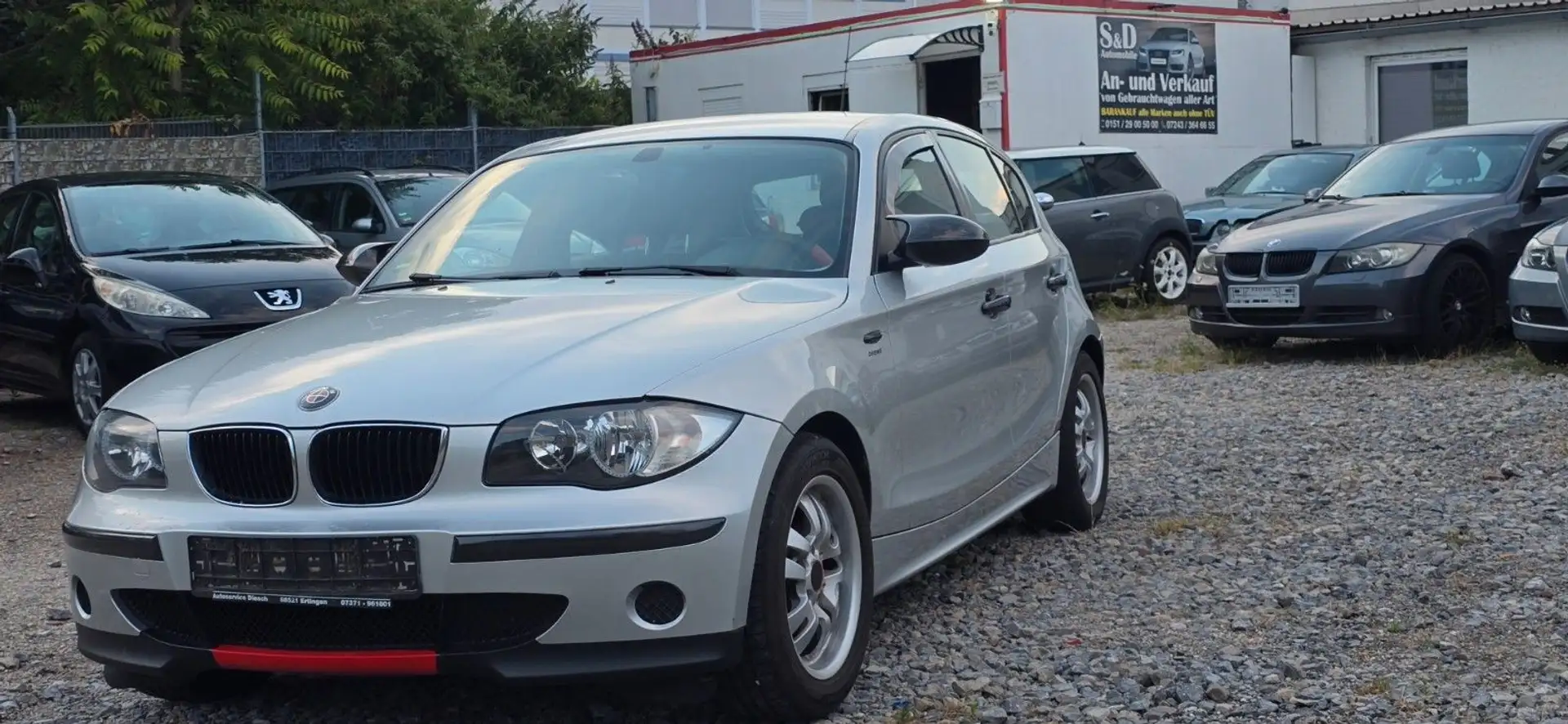 BMW 116 Baureihe 1 Lim. 116i Silber - 2