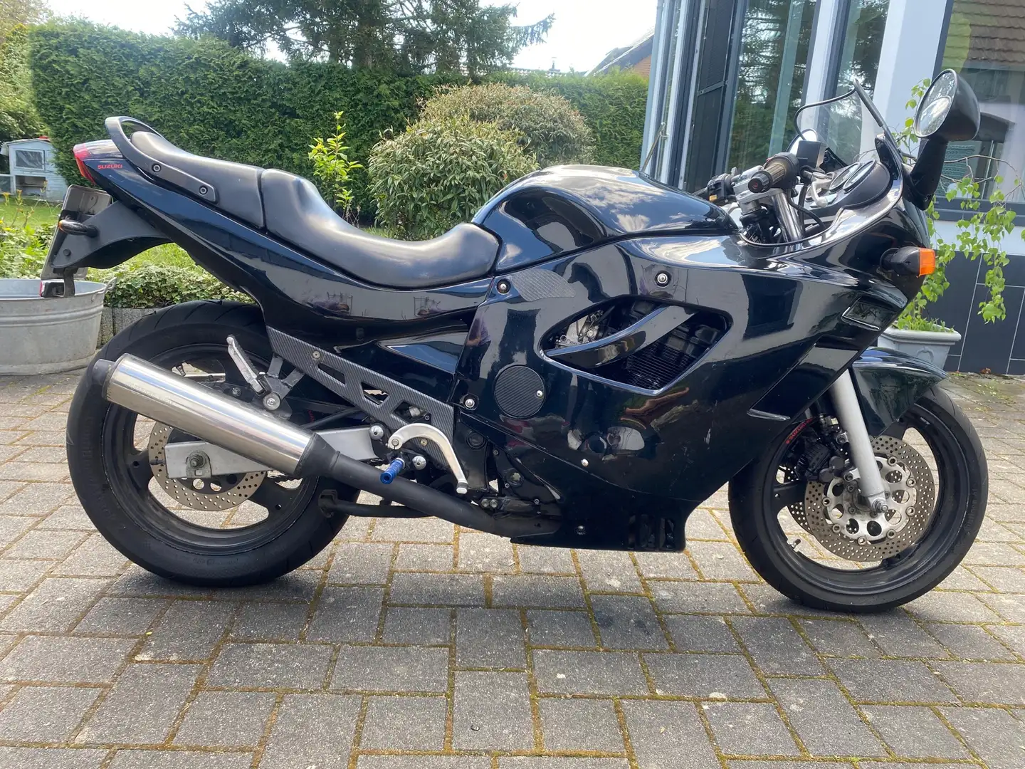 Suzuki GSX 600 GSX600FU mit Gasdrehgriff Drosselung auf 48PS Чёрный - 1