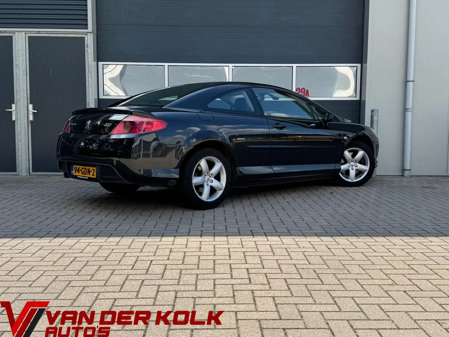Peugeot 407 Coupé 2.2-16V Pack | Leder | Memory Seats | Xenon Zwart - 2