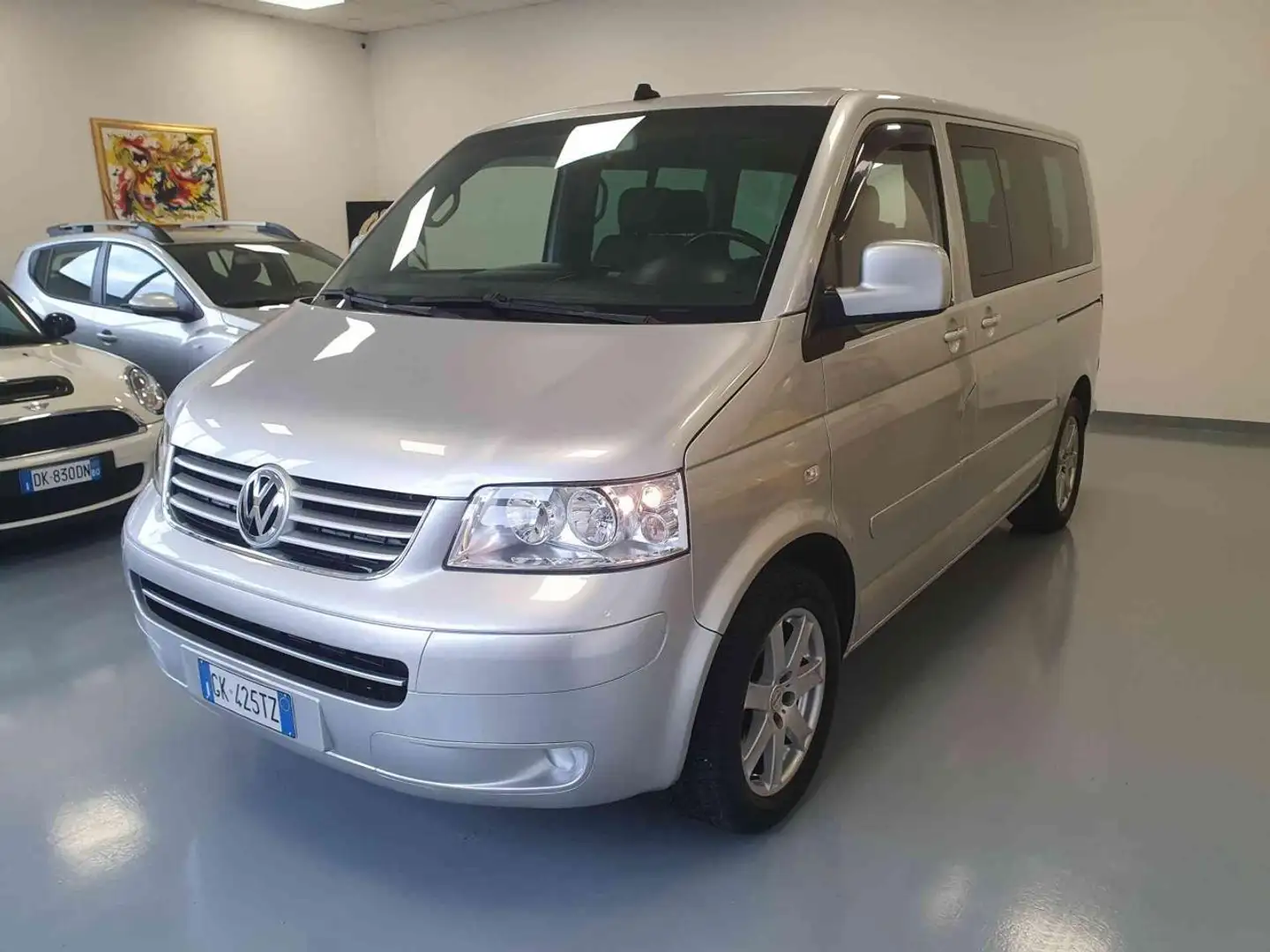 Volkswagen Multivan 2.5 TDI/130CV Срібний - 1