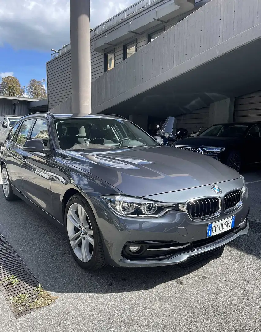 BMW 318 Serie 3 318d Touring Grau - 1
