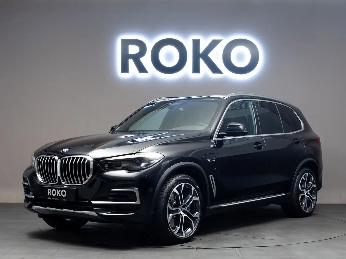 BMW X5 xD 45e X-Line HuD DiKey 360°Leder AHK Pano 1H Schwarz - 1